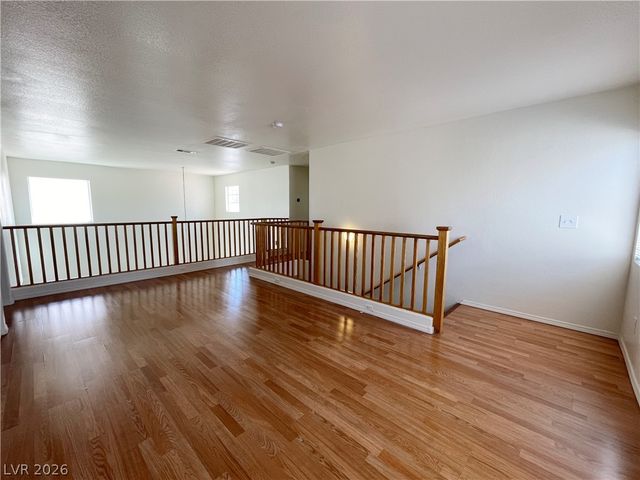1018 Cliffbrook Hedge Avenue, North Las Vegas, NV 89081