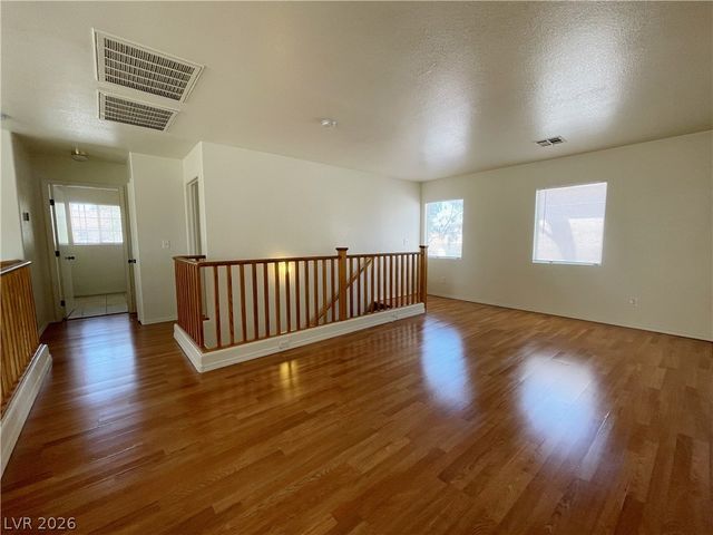 1018 Cliffbrook Hedge Avenue, North Las Vegas, NV 89081