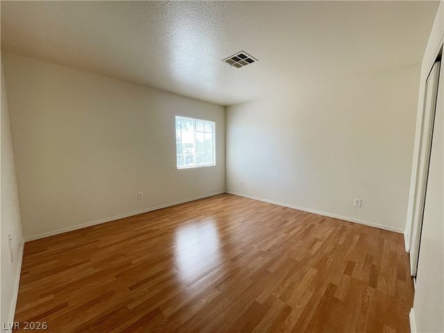 1018 Cliffbrook Hedge Avenue, North Las Vegas, NV 89081