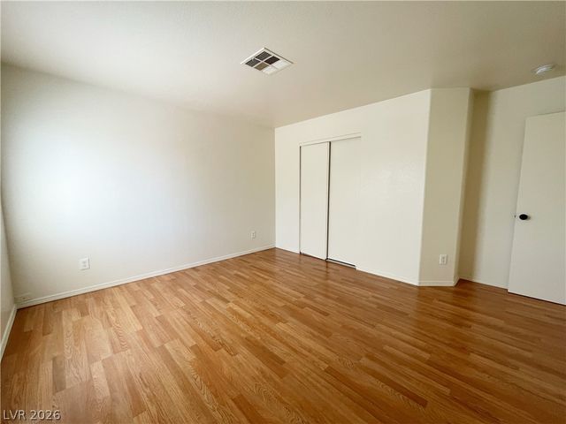 1018 Cliffbrook Hedge Avenue, North Las Vegas, NV 89081
