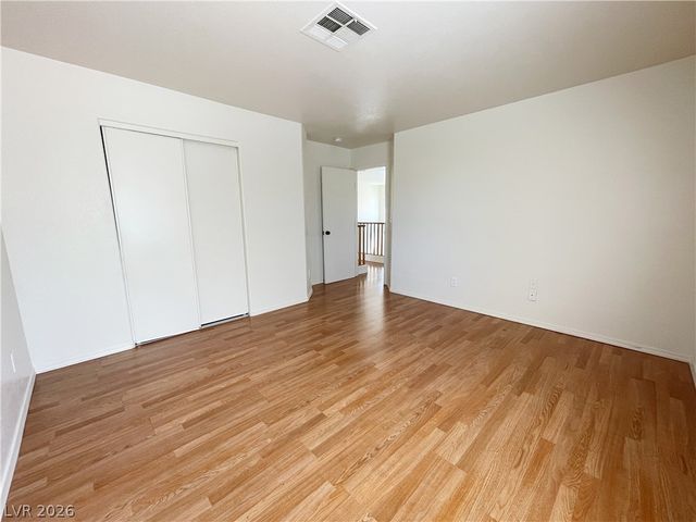 1018 Cliffbrook Hedge Avenue, North Las Vegas, NV 89081