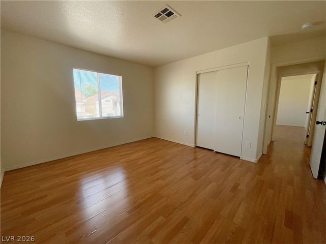 1018 Cliffbrook Hedge Avenue, North Las Vegas, NV 89081