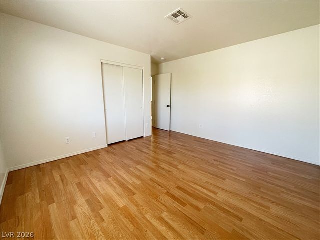 1018 Cliffbrook Hedge Avenue, North Las Vegas, NV 89081
