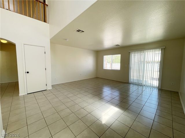 1018 Cliffbrook Hedge Avenue, North Las Vegas, NV 89081