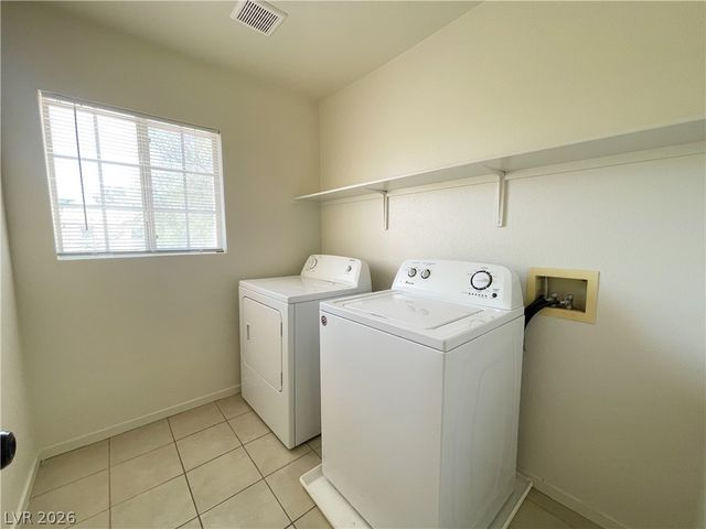 1018 Cliffbrook Hedge Avenue, North Las Vegas, NV 89081