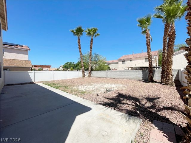 1018 Cliffbrook Hedge Avenue, North Las Vegas, NV 89081