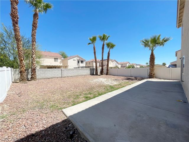 1018 Cliffbrook Hedge Avenue, North Las Vegas, NV 89081