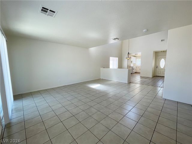 1018 Cliffbrook Hedge Avenue, North Las Vegas, NV 89081
