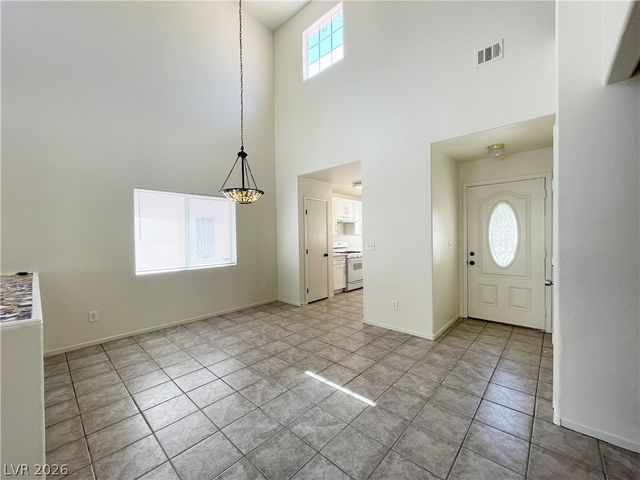1018 Cliffbrook Hedge Avenue, North Las Vegas, NV 89081