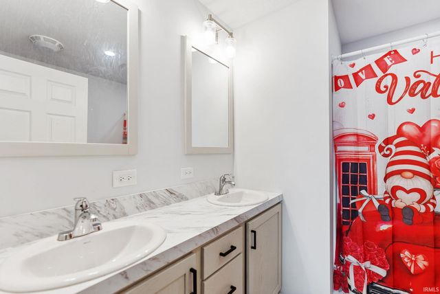 53677 Lane Street, Elkhart, IN 46514