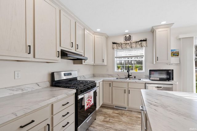 53677 Lane Street, Elkhart, IN 46514