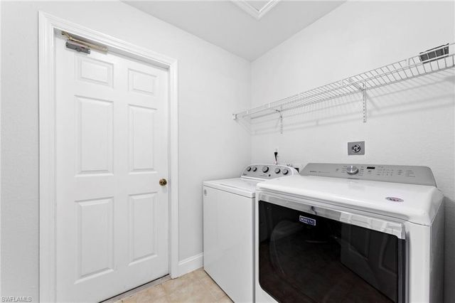2022 9th TER, Cape Coral, FL 33993