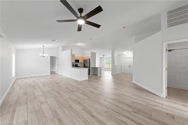 2022 9th TER, Cape Coral, FL 33993