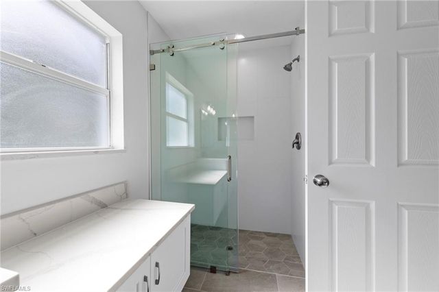 2022 9th TER, Cape Coral, FL 33993