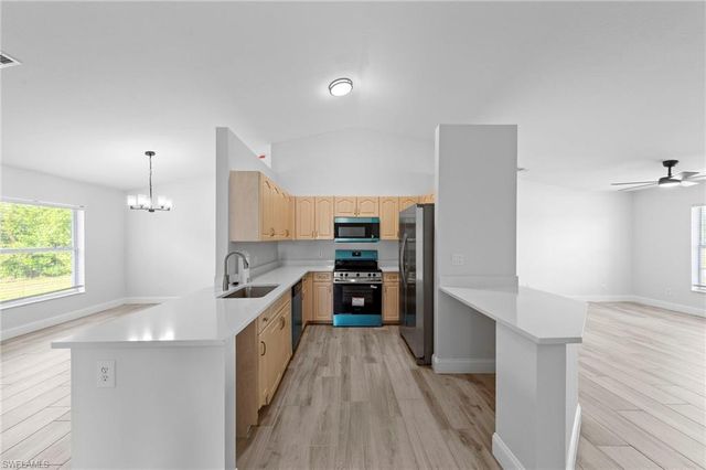 2022 9th TER, Cape Coral, FL 33993