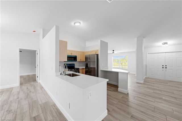 2022 9th TER, Cape Coral, FL 33993