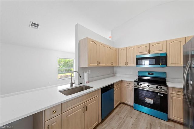 2022 9th TER, Cape Coral, FL 33993