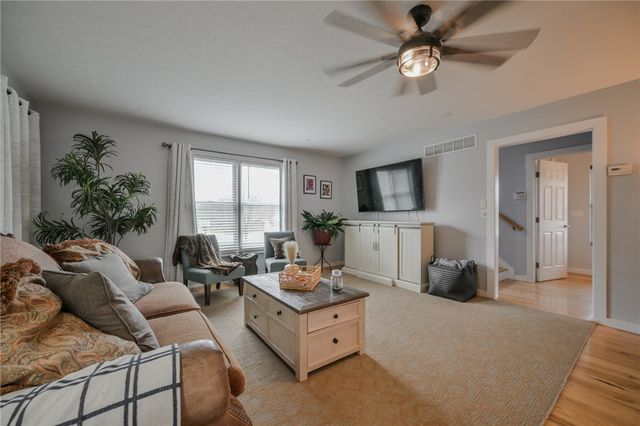 780 W Eva Circle, Springfield Twp, OH 45504