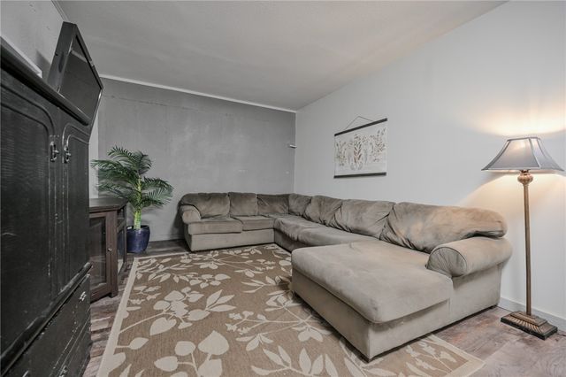 780 W Eva Circle, Springfield Twp, OH 45504