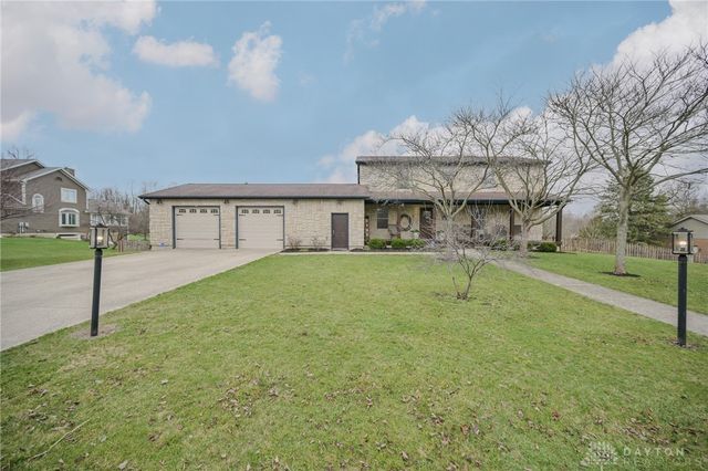 780 W Eva Circle, Springfield Twp, OH 45504