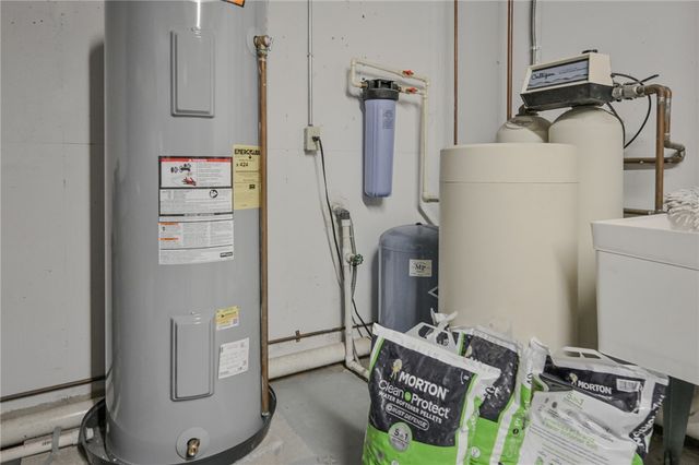 780 W Eva Circle, Springfield Twp, OH 45504