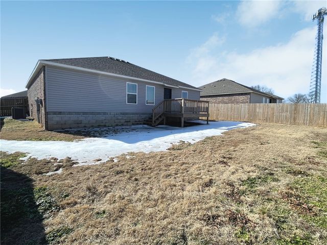 915 W Aiden Drive, Siloam Springs, AR 72761