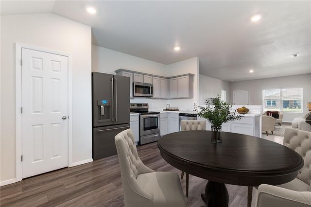 915 W Aiden Drive, Siloam Springs, AR 72761