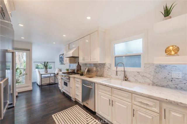 1240 N Olive Drive, West Hollywood, CA 90069