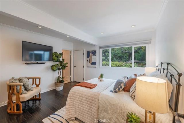 1240 N Olive Drive, West Hollywood, CA 90069