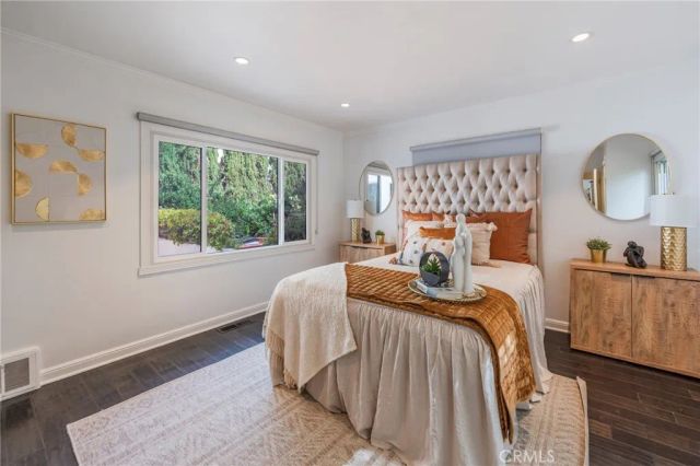 1240 N Olive Drive, West Hollywood, CA 90069