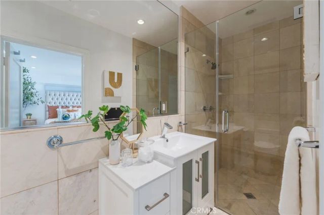 1240 N Olive Drive, West Hollywood, CA 90069