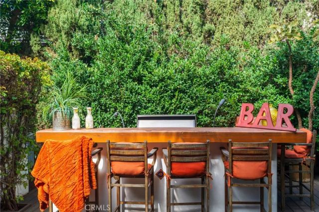 1240 N Olive Drive, West Hollywood, CA 90069