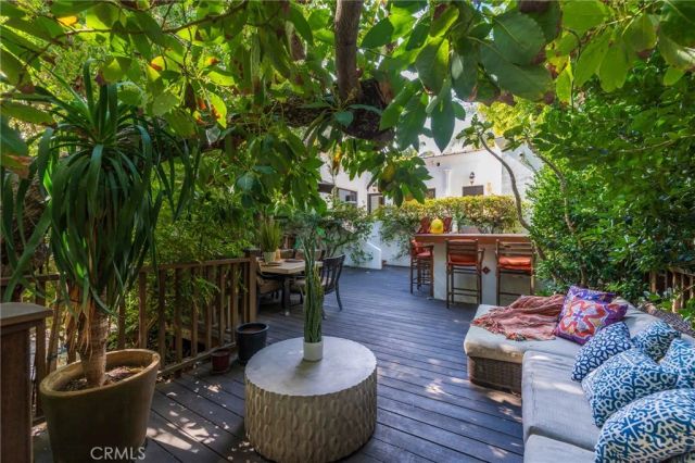 1240 N Olive Drive, West Hollywood, CA 90069