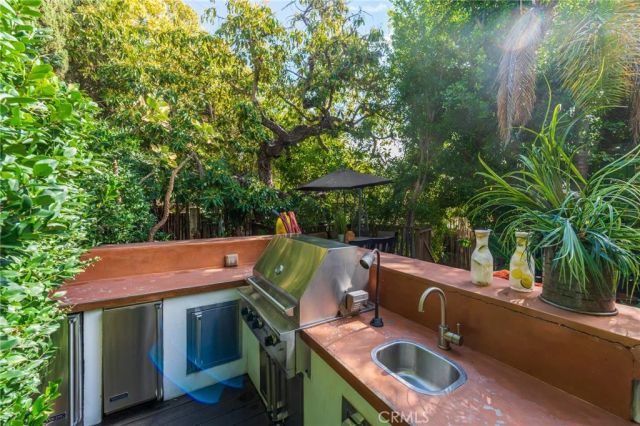 1240 N Olive Drive, West Hollywood, CA 90069