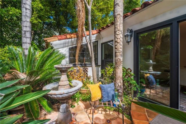 1240 N Olive Drive, West Hollywood, CA 90069
