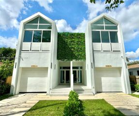 5728 NW 5th Ct TH-2, Miami, FL 33127
