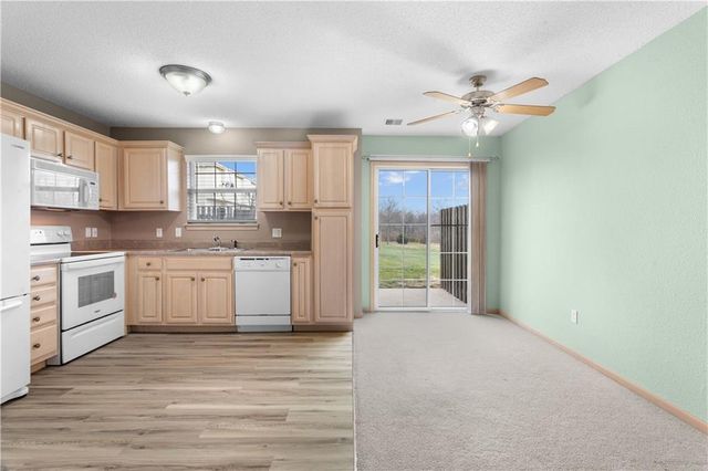 1228 NW Hidden Ridge Circle, Blue Springs, MO 64015