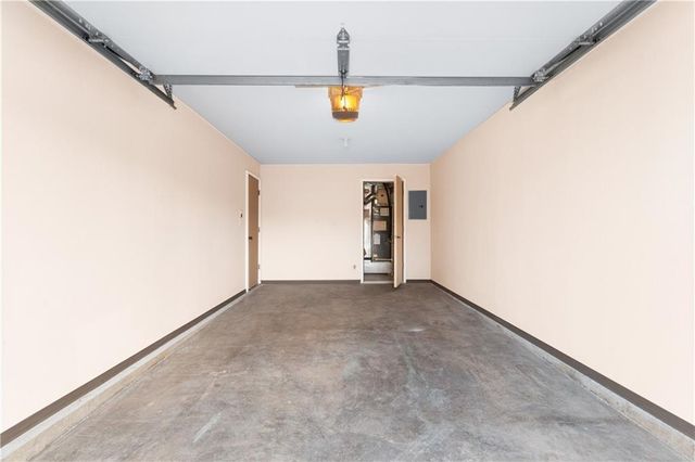 1228 NW Hidden Ridge Circle, Blue Springs, MO 64015