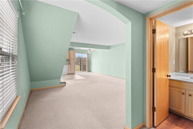 1228 NW Hidden Ridge Circle, Blue Springs, MO 64015