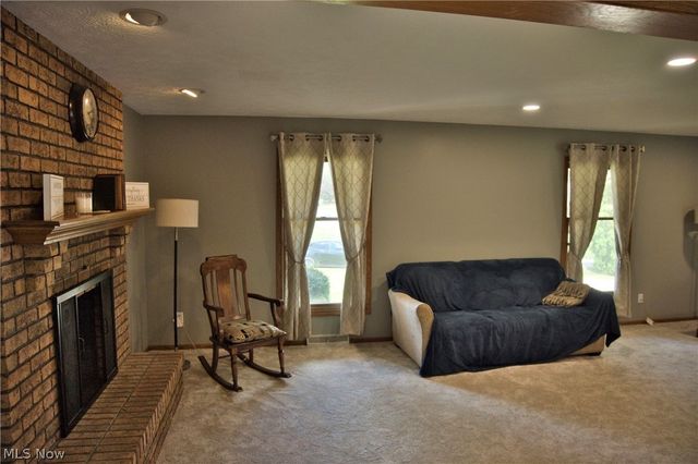 2758 Parkplace Drive, Uniontown, OH 44685