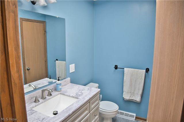2758 Parkplace Drive, Uniontown, OH 44685