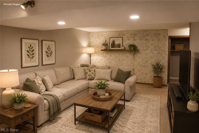 2758 Parkplace Drive, Uniontown, OH 44685