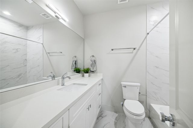 5233 Hillman Street F, Houston, TX 77023