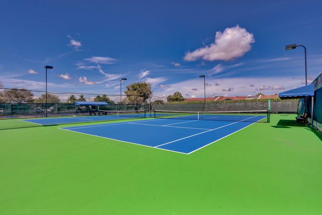5220 Las Verdes Circle 220, Delray Beach, FL 33484