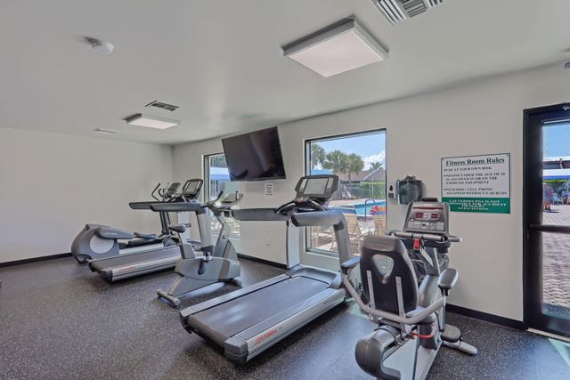 5220 Las Verdes Circle 220, Delray Beach, FL 33484