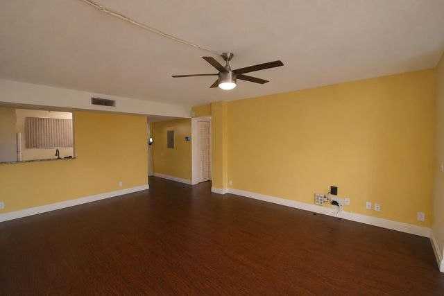 5220 Las Verdes Circle 220, Delray Beach, FL 33484