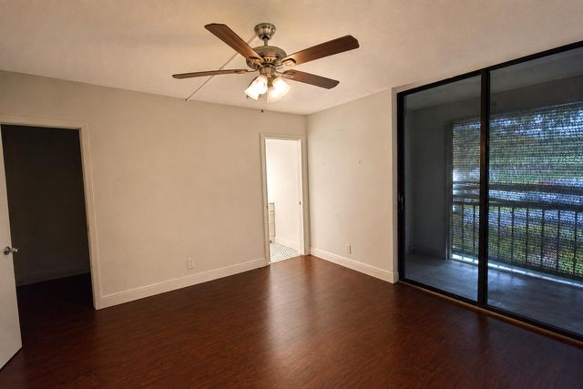 5220 Las Verdes Circle 220, Delray Beach, FL 33484