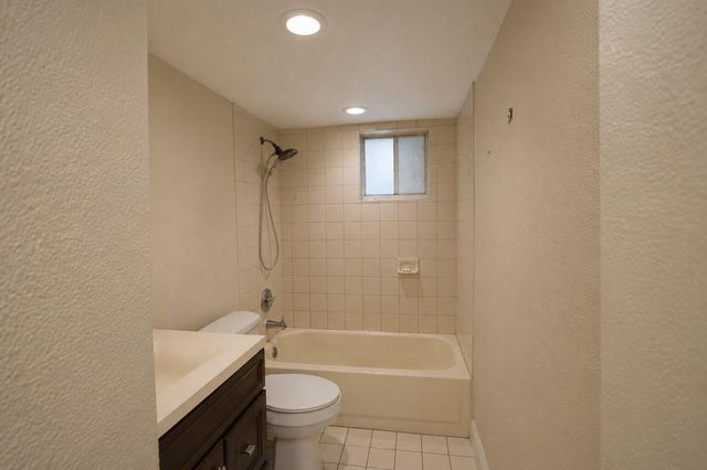 5220 Las Verdes Circle 220, Delray Beach, FL 33484