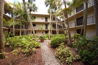 5220 Las Verdes Circle 220, Delray Beach, FL 33484