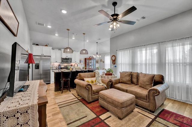 3308 S Pagoda Pead Drive, Yukon, OK 73099